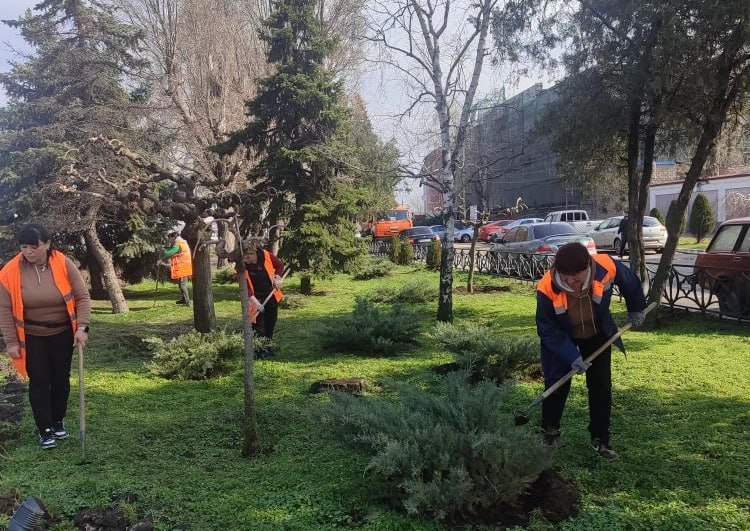 Администрация городского округа Мелитополь продолжает работу по приведению в порядок общественных городских пространств Администрация городского округа Мелитополь продолжает работу по приведению в порядок общественных городских пространств