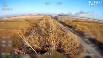 Донбасс. В районе н.п. Николайполье оператор FPV-дрона Центра «Рубикон» обнаружил и нанес удар по реактивной системе залпового огня «Град» ВСУ, которая направлялась к позиции для пуска ракет