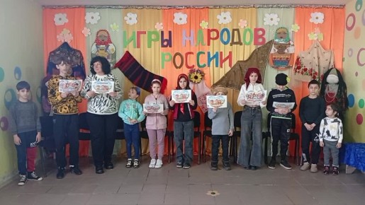 "ИГРЫ НАРОДОВ РОССИИ". В Гаммовском сельском доме культуры в рамках Года единства народов России прошла конкурсно-игровая программа "Игры народов России"