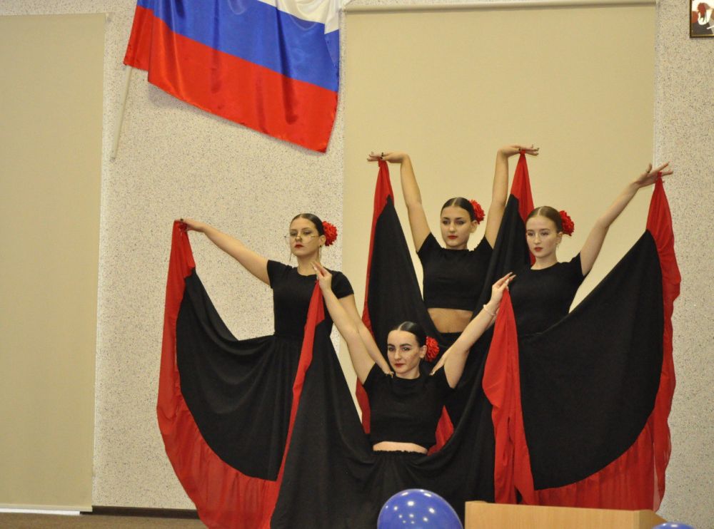 В рамках Года единства России и в преддверии Международного дня театра Министерство образования и науки Запорожской области организовало региональный онлайн-фестиваль школьных театров «Сила России — в единстве народов» В рамках Года единства России и в преддверии Международного дня театра Министерство образования и науки Запорожской области организовало региональный онлайн-фестиваль школьных театров «Сила России — в единстве народов»