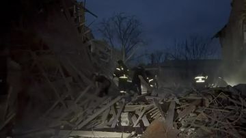 Два майора: Запорожская область, губернатор: Этой ночью противник осуществил удар по двухэтажному жилому дому в городе Васильевке