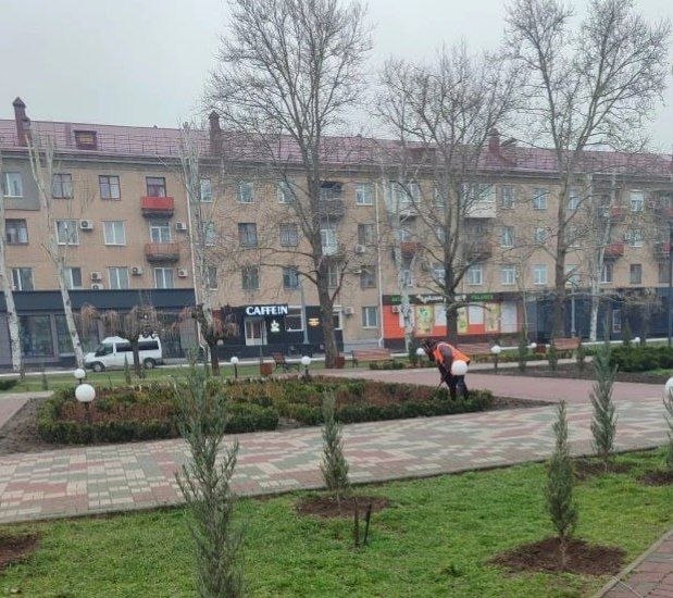В Мелитополе продолжаются работы по благоустройству площади Победы В Мелитополе продолжаются работы по благоустройству площади Победы