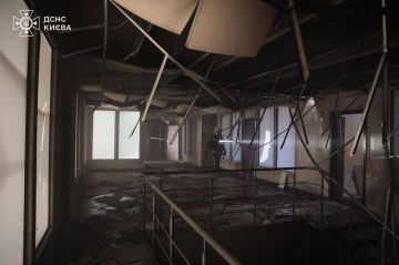 В Киеве минувшей ночью вспыхнули склады в результате ударов