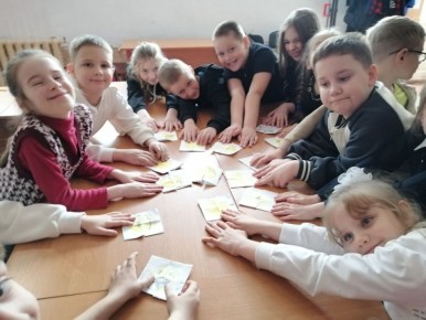 Час весёлого настроения. Весёлая развивающая программа с играми и шутками состоялась для воспитанников отделения Малая академия наук Центра внешкольного образования! Мальчишки и девчонки — с веснушками и без, малыши и...