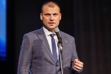 Сегодня свой день рождения отмечает и.о. директора Центра спортивной подготовки Запорожской области Чеботарев Владислав Викторович!