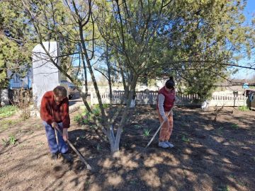 В знак памяти и уважения: Субботник у Мемориала Воинам-Освободителям