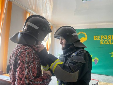 Добровольцы Запорожского РО ВСКС приняли участие в «Дне открытых дверей» Бердянского филиала «МелГУ»