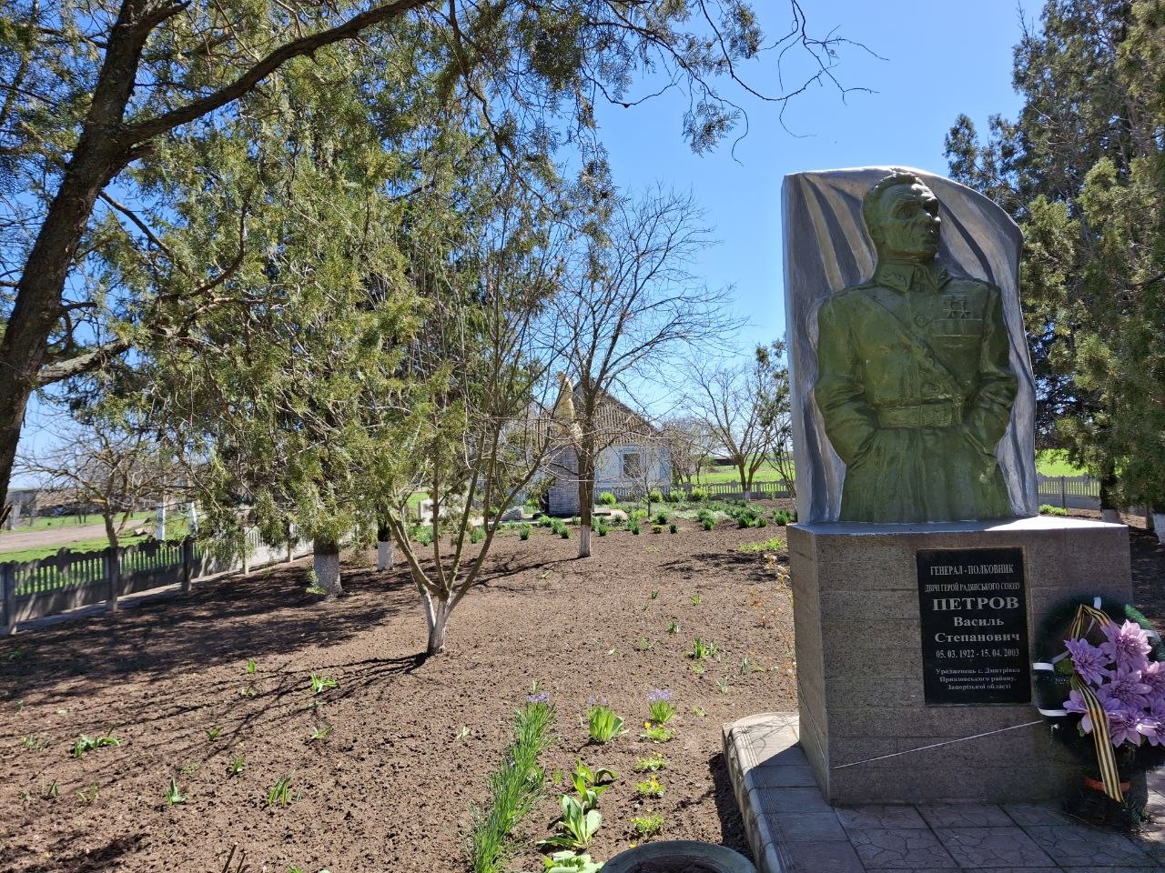 В знак памяти и уважения: Субботник у Мемориала Воинам-Освободителям В знак памяти и уважения: Субботник у Мемориала Воинам-Освободителям