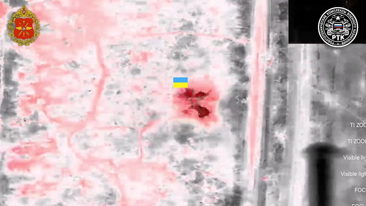 Операторы тяжелых гексакоптеров "Мангас" группировки войск "Восток" наносят удары по опорным пунктам противника в режиме 24/7