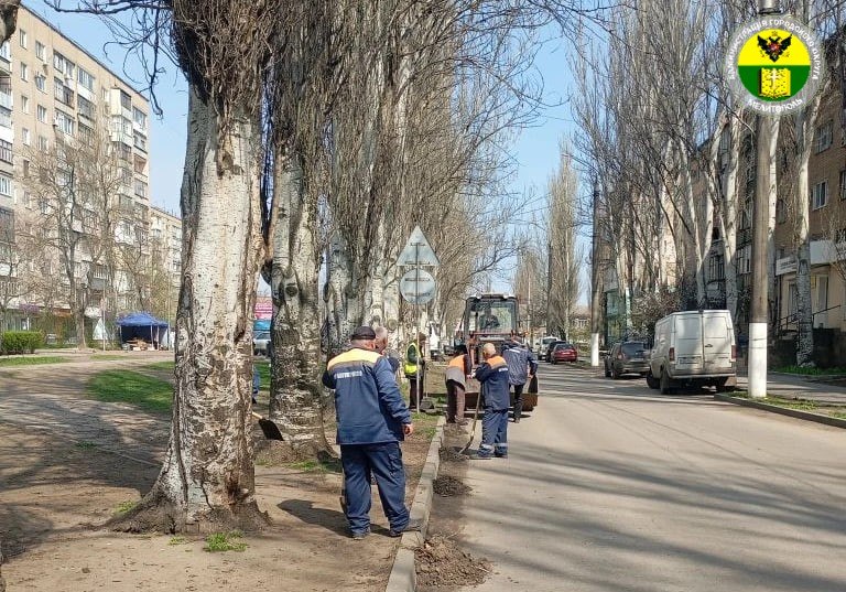 В Мелитополе продолжаются работы по наведению порядка на улицах