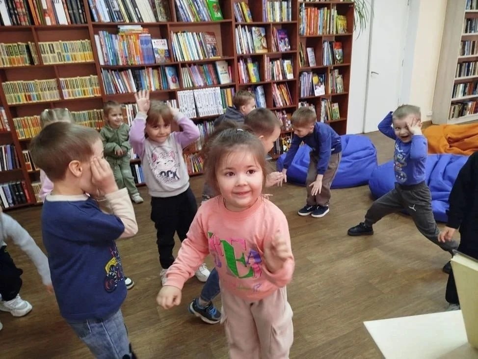 В Токмакской центральной детской библиотеке состоялось очередное заседание мульти-клуба «Сказочный экран» В Токмакской центральной детской библиотеке состоялось очередное заседание мульти-клуба «Сказочный экран»