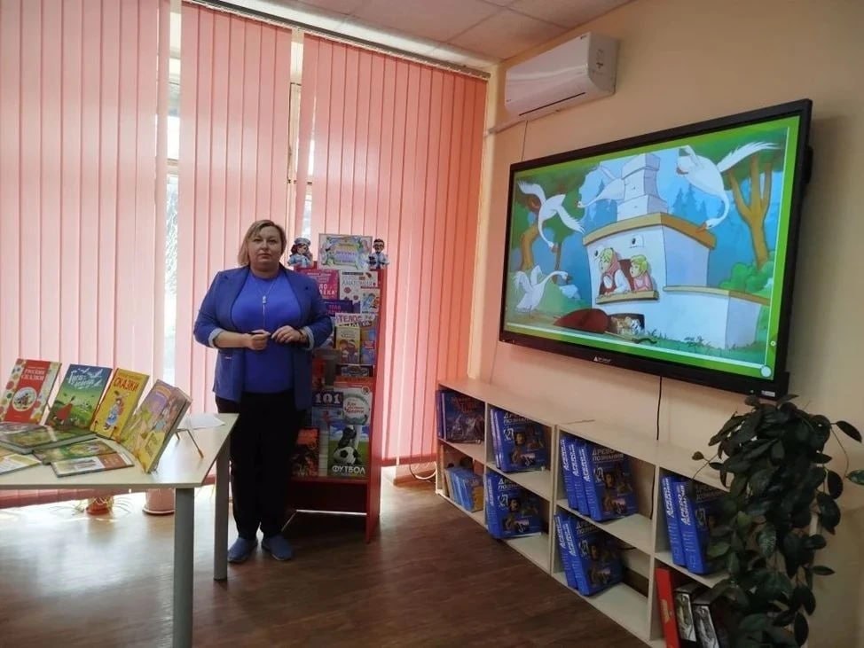 В Токмакской центральной детской библиотеке состоялось очередное заседание мульти-клуба «Сказочный экран» В Токмакской центральной детской библиотеке состоялось очередное заседание мульти-клуба «Сказочный экран»