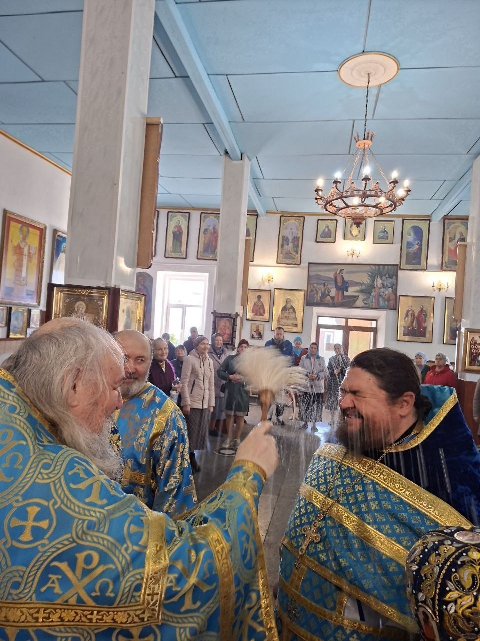 7 апреля, в Свято-Петро-Павловском храме, г.Васильевка, состоялось торжественное Богослужение в честь праздника Благовещения Пресвятой Богородицы 7 апреля, в Свято-Петро-Павловском храме, г.Васильевка, состоялось торжественное Богослужение в честь праздника Благовещения Пресвятой Богородицы