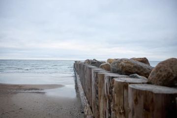 В Запорожской области предупредили о сильном ветре на Азовском море