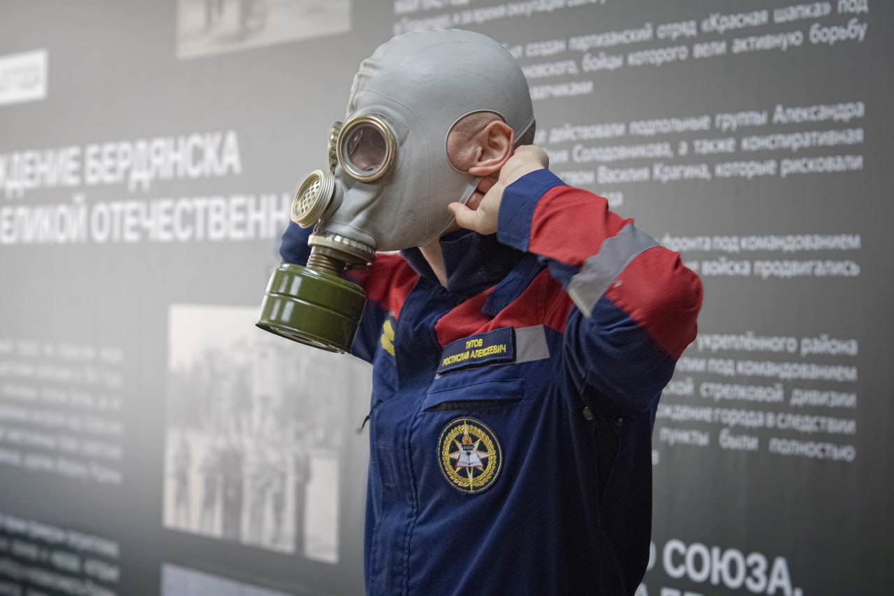 Добровольцы Запорожского РО ВСКС провели для студентов АГПУ занятие по основам личной и общественной безопасности на тему «Средства индивидуальной защиты» Добровольцы Запорожского РО ВСКС провели для студентов АГПУ занятие по основам личной и общественной безопасности на тему «Средства индивидуальной защиты»