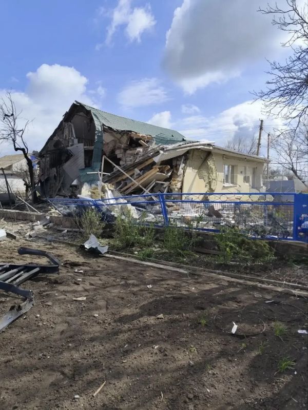 Три улицы в пгт Черниговка пострадали в результате атаки БПЛА ВСУ Три улицы в пгт Черниговка пострадали в результате атаки БПЛА ВСУ