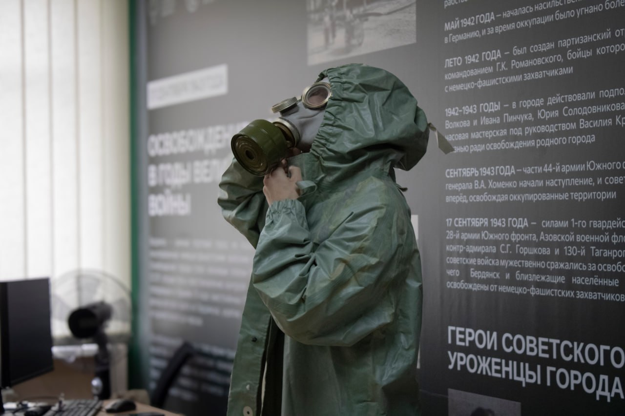 Добровольцы Запорожского РО ВСКС провели для студентов АГПУ занятие по основам личной и общественной безопасности на тему «Средства индивидуальной защиты» Добровольцы Запорожского РО ВСКС провели для студентов АГПУ занятие по основам личной и общественной безопасности на тему «Средства индивидуальной защиты»