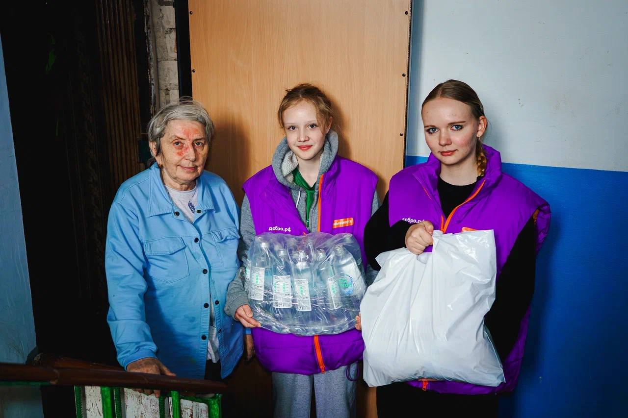 Активисты молодёжного движения «Юг Молодой» совместно с волонтёрами регионального штаба #МЫВМЕСТЕ и «Молодой Гвардии Единой России» организовали адресную помощь тем, кто особенно нуждается в поддержке Активисты молодёжного движения «Юг Молодой» совместно с волонтёрами регионального штаба #МЫВМЕСТЕ и «Молодой Гвардии Единой России» организовали адресную помощь тем, кто особенно нуждается в поддержке