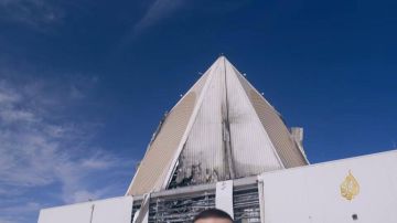 Американская РЛС СПРН AN/FPS-132 на авиабазе Аль-Удейд в Катаре, повреждённая ударами иранских дронов-камикадзе в начале марта