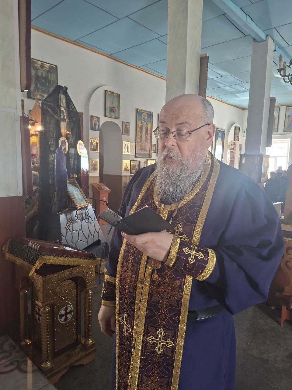 Предшествующая неделя перед Пасхой, именуется Страстная Седмица, каждый день этой недели называется ни как иначе, как только Великий, в течении всех этих дней в Православных храмах проходят скорбные Богослужения, каждый день... Предшествующая неделя перед Пасхой, именуется Страстная Седмица, каждый день этой недели называется ни как иначе, как только Великий, в течении всех этих дней в Православных храмах проходят скорбные Богослужения, каждый день...