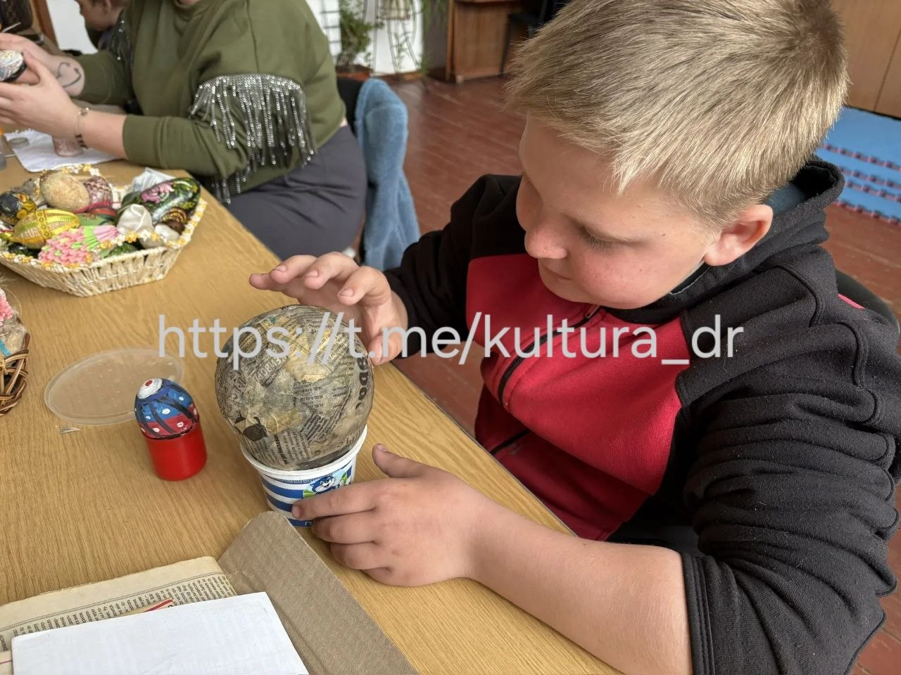 В преддверии светлого праздника Пасхи в Малобелозерском СК прошел удивительный мастер-класс по изготовлению поделок «Пасхальный сувенир»! В преддверии светлого праздника Пасхи в Малобелозерском СК прошел удивительный мастер-класс по изготовлению поделок «Пасхальный сувенир»!