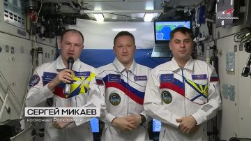 Российские космонавты с МКС поздравили соотечественников с Днем космонавтики