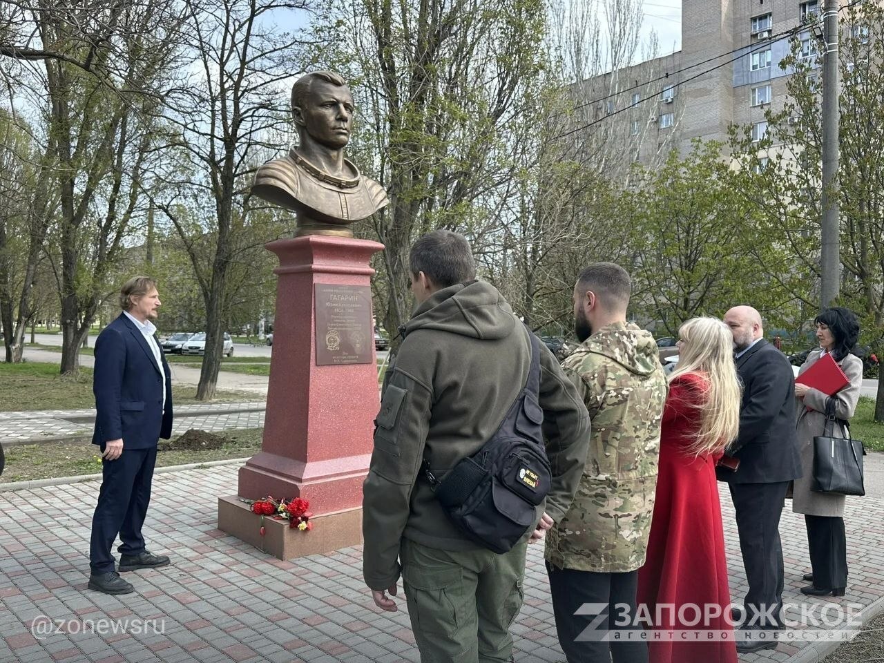В Мелитополе посадили вербу, выращенную космонавтом Андреем Борисенко В Мелитополе посадили вербу, выращенную космонавтом Андреем Борисенко