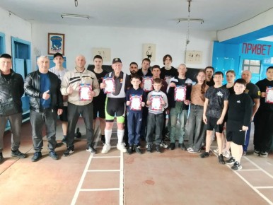 В Акимовке прошёл открытый турнир по гиревому спорту, приуроченный ко Дню единства народов РФ