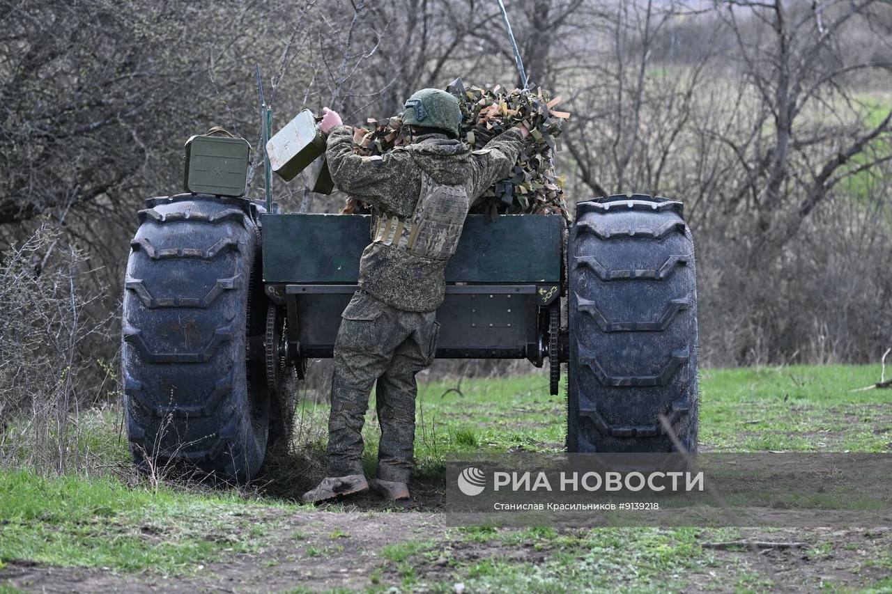 НРТК «Челнок» на вооружении штурмовиков 12-го танкового полка 4-й танковой дивизии группировки войск «Запад» на Харьковском направлении НРТК «Челнок» на вооружении штурмовиков 12-го танкового полка 4-й танковой дивизии группировки войск «Запад» на Харьковском направлении