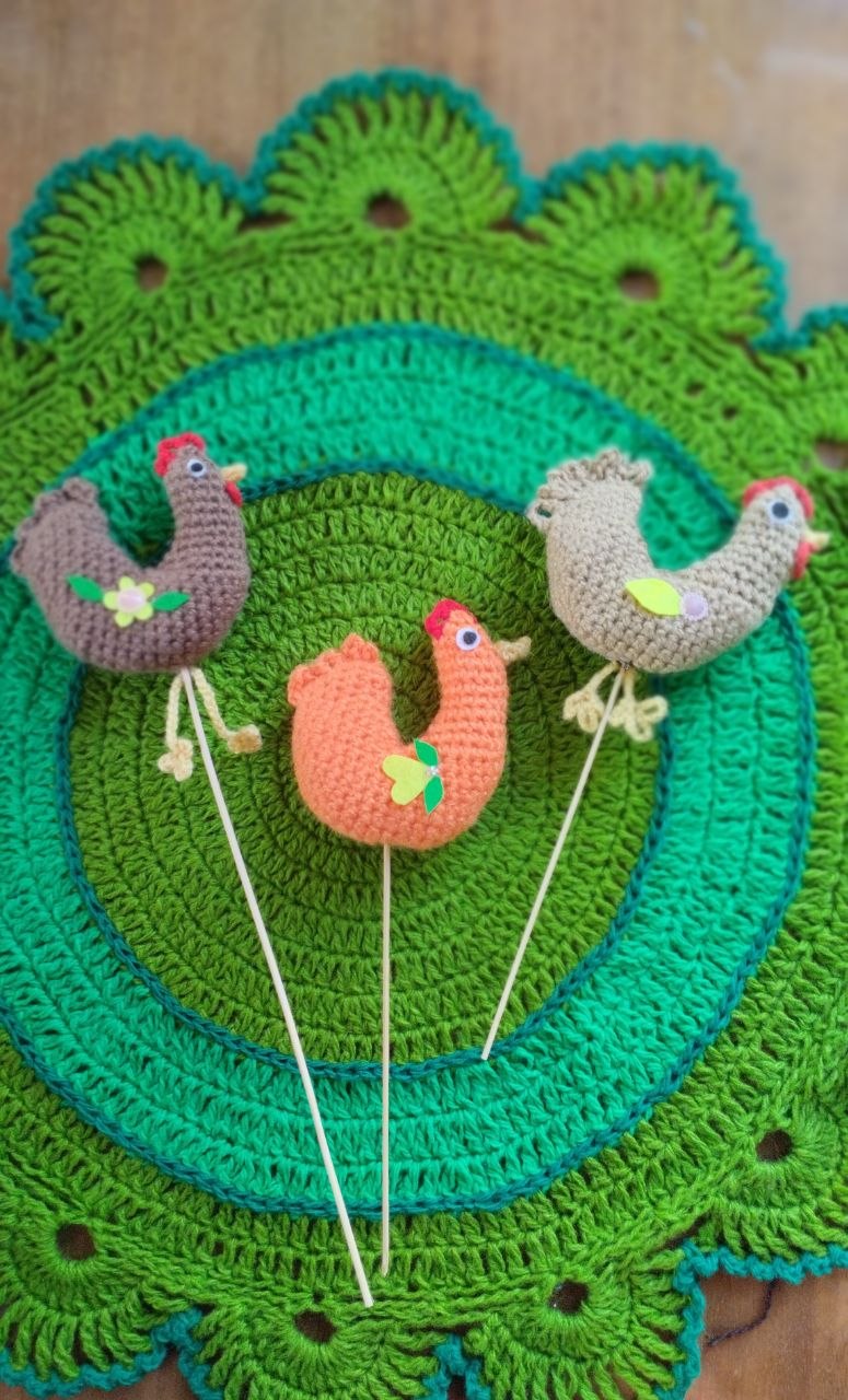 В Приазовском доме культуры на кружке " Золотые ручки "юные мастерицы подготовили подарки к светлому празднику Пасха В Приазовском доме культуры на кружке " Золотые ручки "юные мастерицы подготовили подарки к светлому празднику Пасха