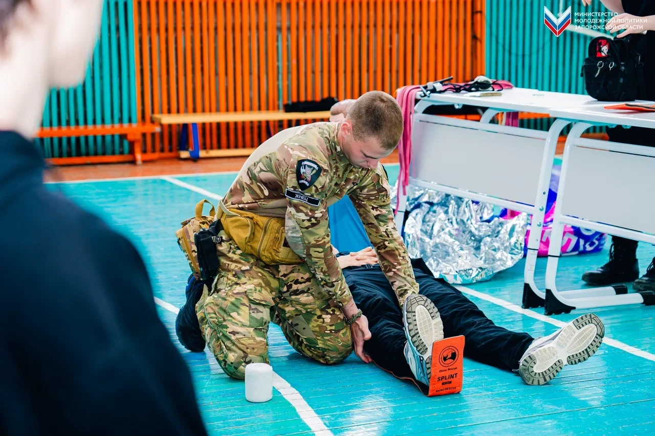 Каждый может помочь: для учащихся в Новоалексеевке прошли «Уроки мужества» Каждый может помочь: для учащихся в Новоалексеевке прошли «Уроки мужества»