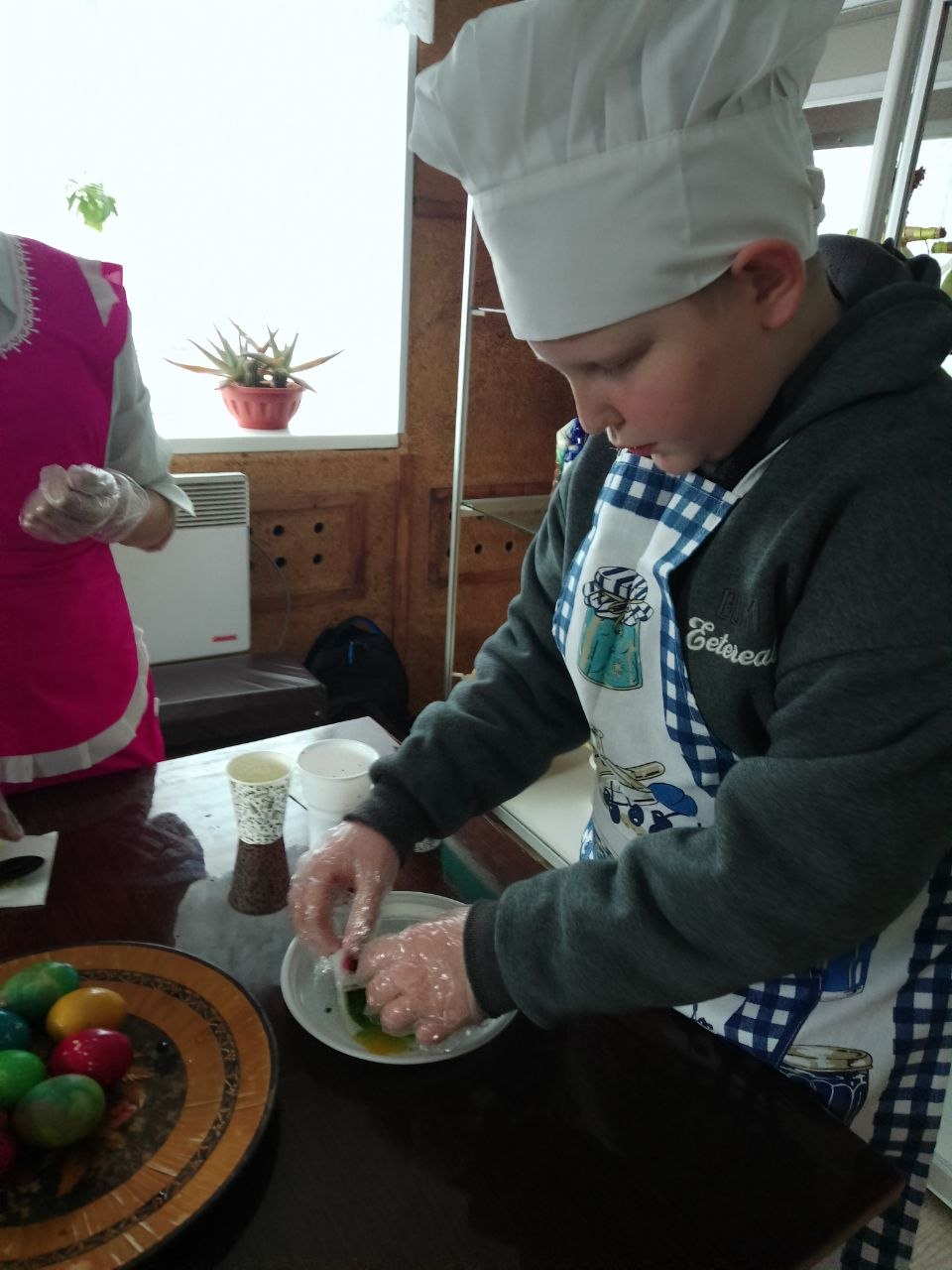 В Строгановском сельском доме культуры прошел мастер – класс «Пасхальное яйцо» по окрашиванию и декорированию яиц В Строгановском сельском доме культуры прошел мастер – класс «Пасхальное яйцо» по окрашиванию и декорированию яиц