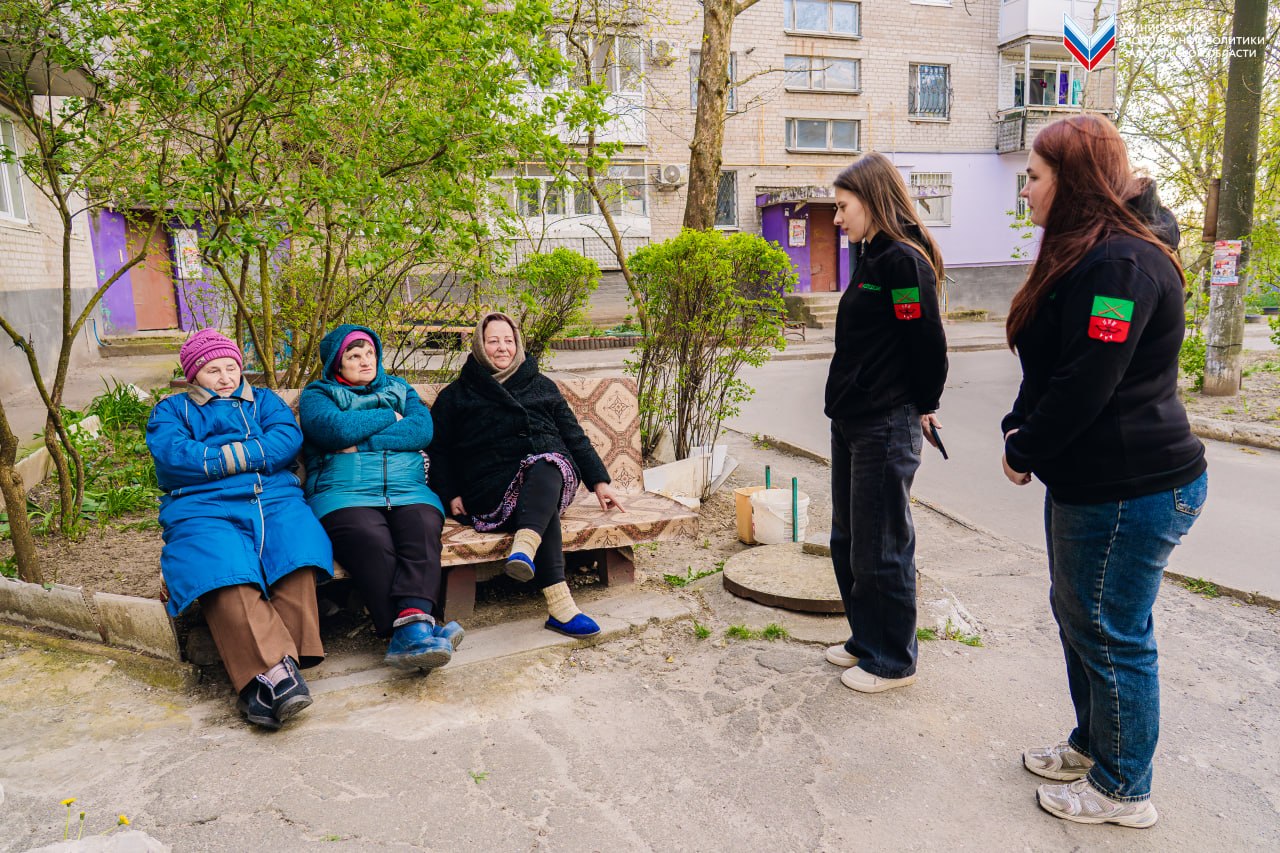 Помощь рядом!. В связи с отсутствием электроснабжения, волонтёры молодёжного движения «Юг Молодой» совместно с активистами регионального штаба #МЫВМЕСТЕ, «Волонтёры Победы» и бойцами «Добровольческой молодёжной дружины»... Помощь рядом!. В связи с отсутствием электроснабжения, волонтёры молодёжного движения «Юг Молодой» совместно с активистами регионального штаба #МЫВМЕСТЕ, «Волонтёры Победы» и бойцами «Добровольческой молодёжной дружины»...