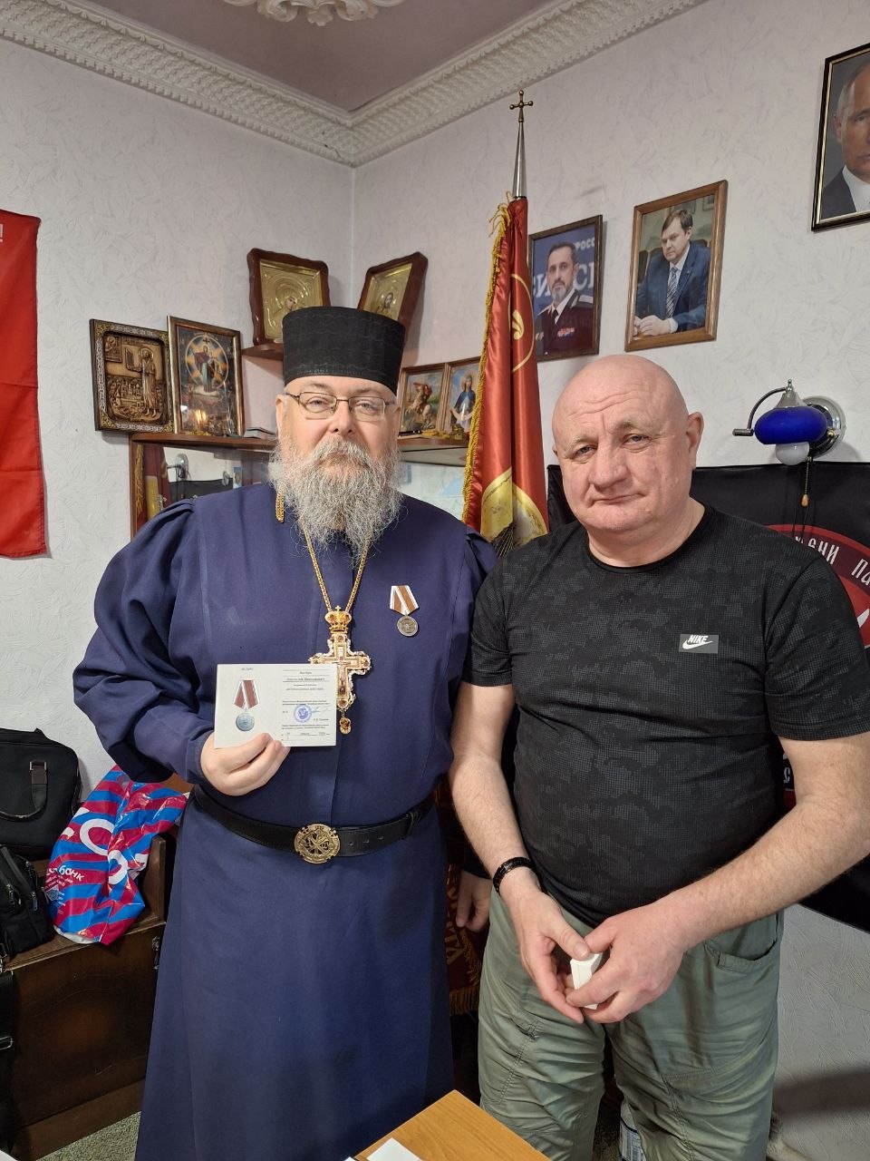 14 апреля Всероссийской общественной организацией "БОЕВОЕ БРАТСТВО" , в соответствии с положениями о наградах, помощник командира отряда БАРСЗ2 им П.Судоплатова, настоятель Свято-Казанского храма, протоиерей Анатолий... 14 апреля Всероссийской общественной организацией "БОЕВОЕ БРАТСТВО" , в соответствии с положениями о наградах, помощник командира отряда БАРСЗ2 им П.Судоплатова, настоятель Свято-Казанского храма, протоиерей Анатолий...