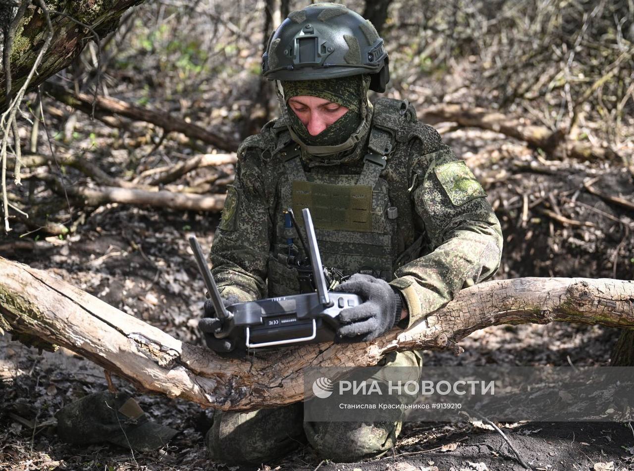НРТК «Челнок» на вооружении штурмовиков 12-го танкового полка 4-й танковой дивизии группировки войск «Запад» на Харьковском направлении НРТК «Челнок» на вооружении штурмовиков 12-го танкового полка 4-й танковой дивизии группировки войск «Запад» на Харьковском направлении