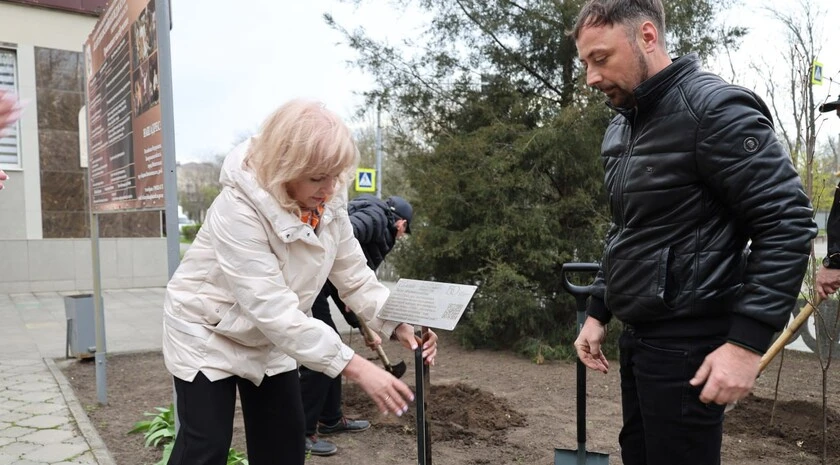 В Мелитополе заложили «Театральную аллею»