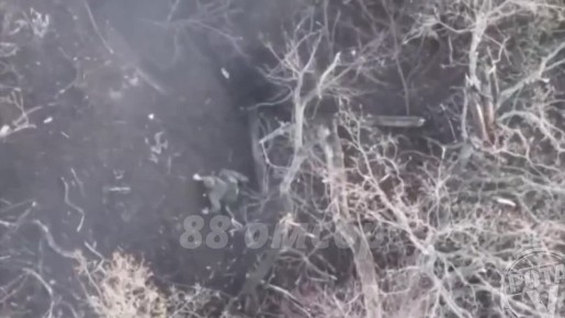 Боец 88 бригады в одиночку зачистил опорный пункт ВСУ у Рай-Александровки (Славянское направление), взорвав укрытия с помощью гранат и ТМ-62 и добив выживших стрелковым оружием