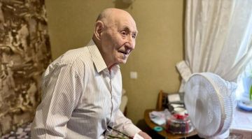 В Бердянске ветерана Великой Отечественной войны поздравили со 100-летием