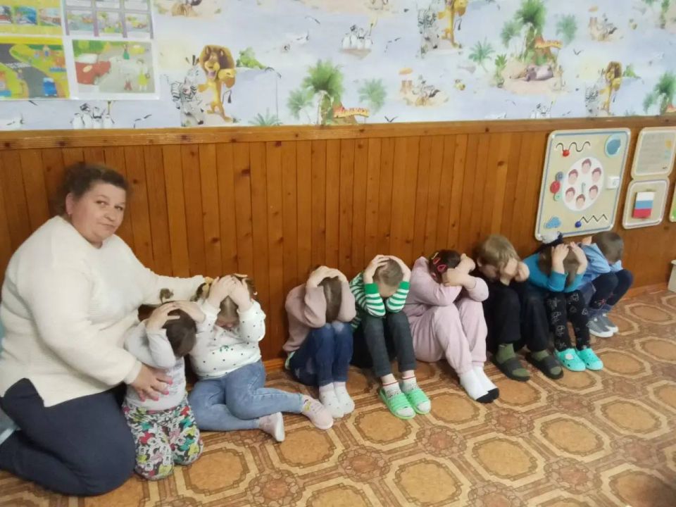 Во вторник, 21 апреля, в образовательных учреждениях Приморского муниципального округа состоялись Всероссийские учения по отработке комплексного сценария "Действия работников, обучающихся, сотрудников охраны образовательных... Во вторник, 21 апреля, в образовательных учреждениях Приморского муниципального округа состоялись Всероссийские учения по отработке комплексного сценария "Действия работников, обучающихся, сотрудников охраны образовательных...