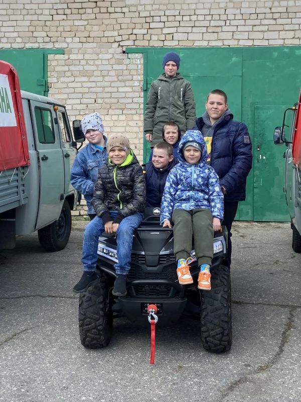 В День Матери-Земли сотрудники ГАУ ЗО «Мелитопольский лесхоз» провели экскурсию для воспитанников Мелитопольского областного центра социально-психологической реабилитации детей В День Матери-Земли сотрудники ГАУ ЗО «Мелитопольский лесхоз» провели экскурсию для воспитанников Мелитопольского областного центра социально-психологической реабилитации детей