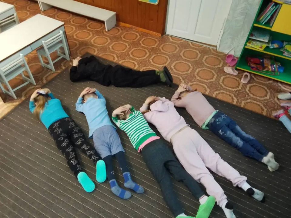 Во вторник, 21 апреля, в образовательных учреждениях Приморского муниципального округа состоялись Всероссийские учения по отработке комплексного сценария "Действия работников, обучающихся, сотрудников охраны образовательных... Во вторник, 21 апреля, в образовательных учреждениях Приморского муниципального округа состоялись Всероссийские учения по отработке комплексного сценария "Действия работников, обучающихся, сотрудников охраны образовательных...