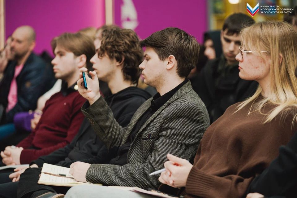 В Мелитополе прошёл «ГосСтарт.Диалог» с начальником отдела областной комиссии по делам несовершеннолетних при Правительстве Запорожской области В Мелитополе прошёл «ГосСтарт.Диалог» с начальником отдела областной комиссии по делам несовершеннолетних при Правительстве Запорожской области