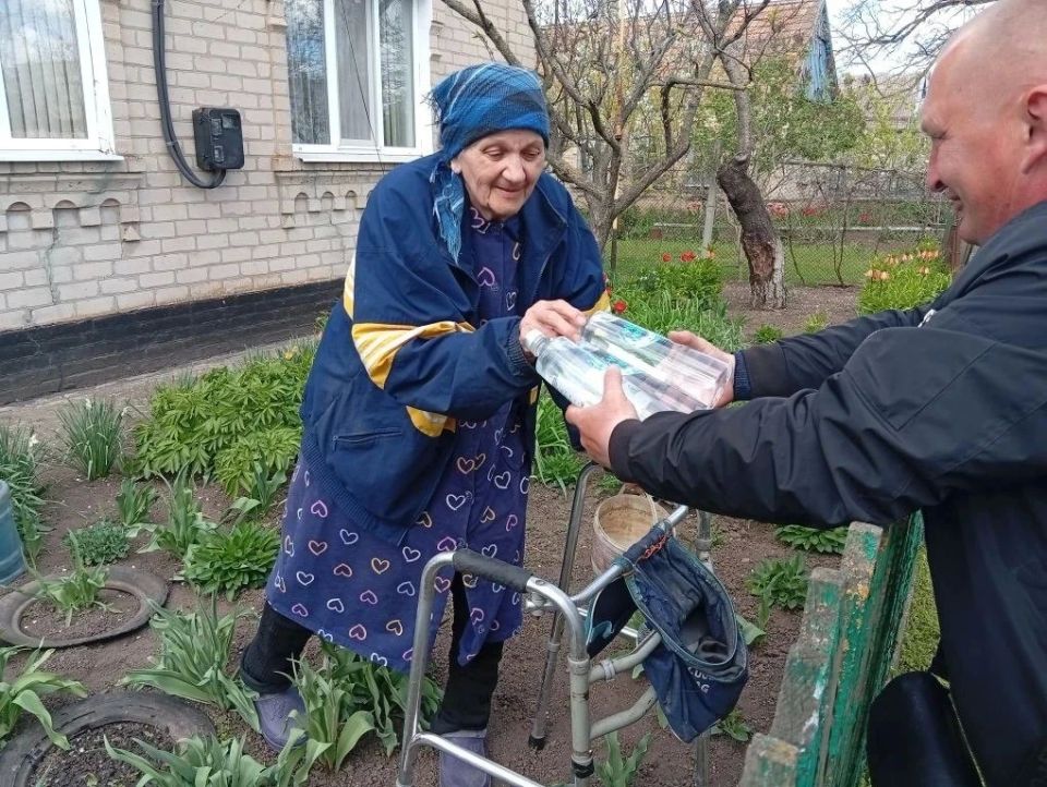 Для жителей Новгородковского территориального отдела была организована выдача питьевой воды Для жителей Новгородковского территориального отдела была организована выдача питьевой воды