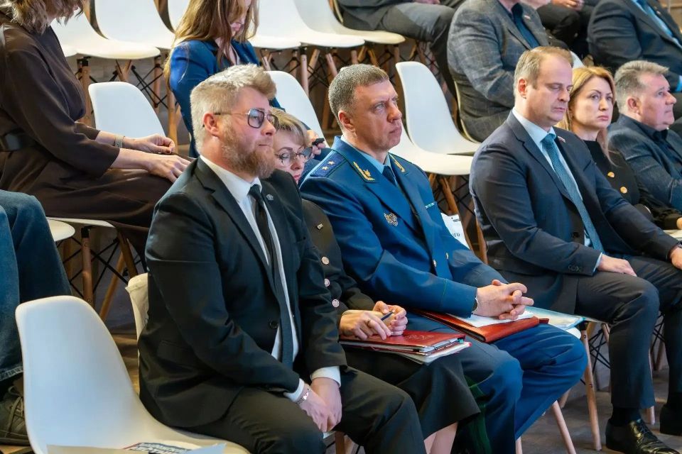 Генерал-лейтенант полиции Олег Александрович Колтунов представил отчет об оперативно-служебной деятельности ГУ МВД России по Запорожской области за 2025 год Генерал-лейтенант полиции Олег Александрович Колтунов представил отчет об оперативно-служебной деятельности ГУ МВД России по Запорожской области за 2025 год