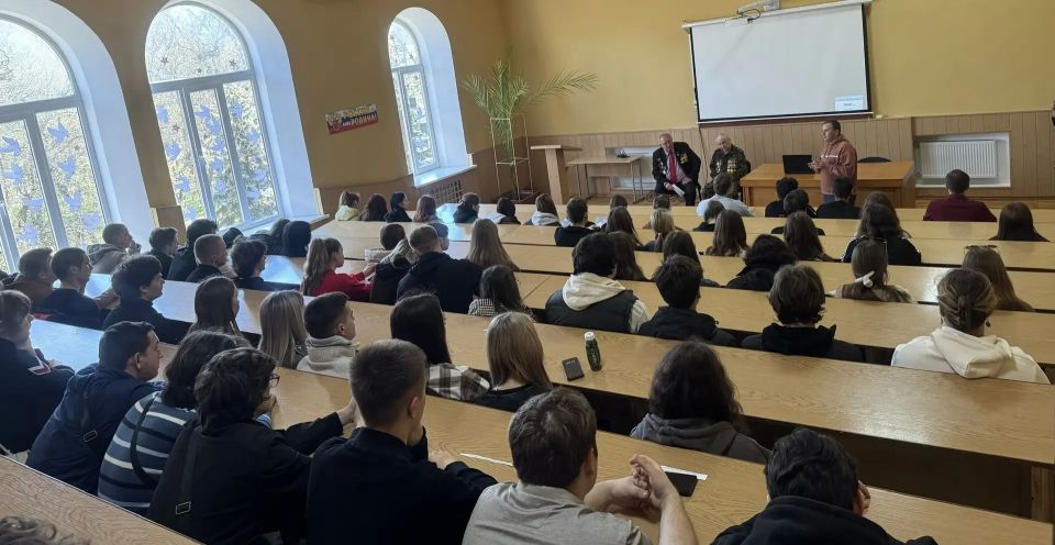 Сегодня в Бердянске состоялась встреча студентов АГПУ с участниками ликвидации последствий Чернобыльской аварии Сегодня в Бердянске состоялась встреча студентов АГПУ с участниками ликвидации последствий Чернобыльской аварии