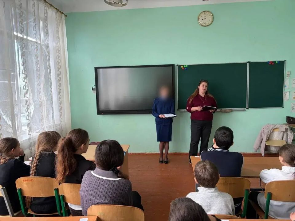 23 апреля представители отдела по вопросам социальной политики администрации Приморского муниципального округа совместно с сотрудниками прокуратуры Приморского района провели лекции для учащихся ГБУ ОО ЗО "Орловская СОШ" и... 23 апреля представители отдела по вопросам социальной политики администрации Приморского муниципального округа совместно с сотрудниками прокуратуры Приморского района провели лекции для учащихся ГБУ ОО ЗО "Орловская СОШ" и...