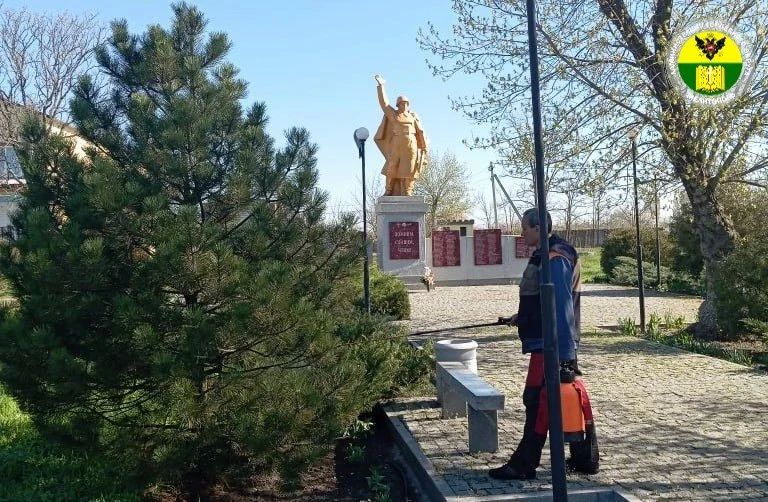 Администрация городского округа Мелитополь продолжает благоустройство памятных мест Администрация городского округа Мелитополь продолжает благоустройство памятных мест