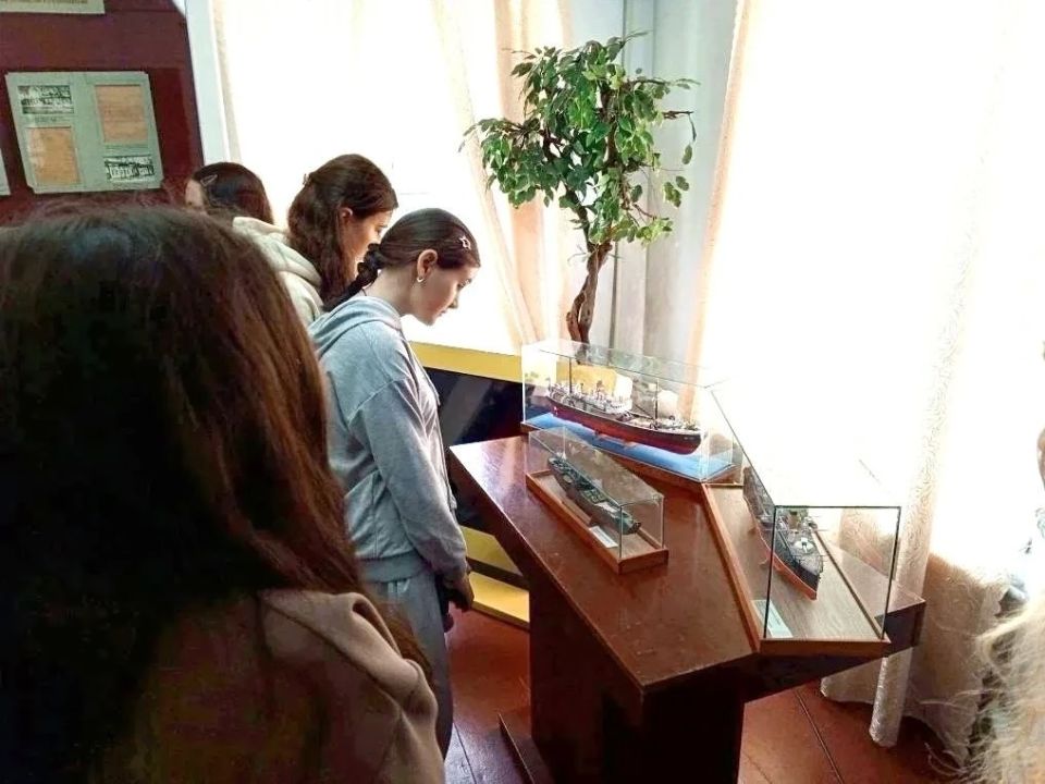В Бердянске открылась выставка «Флот в миниатюре» В Бердянске открылась выставка «Флот в миниатюре»