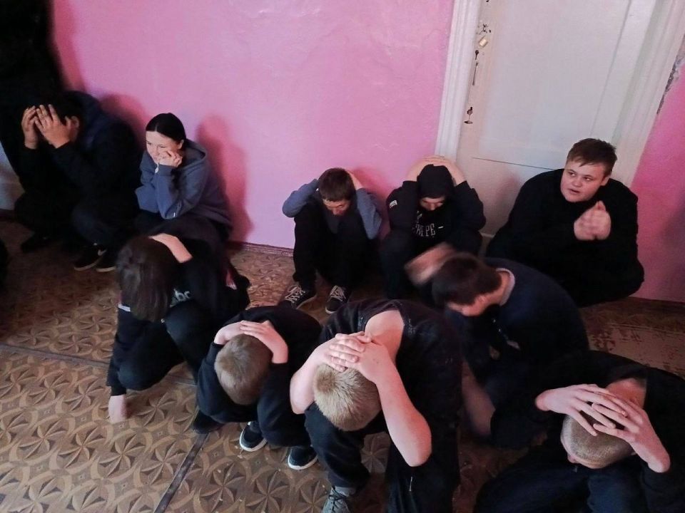 22 апреля в ГБУ ОО ЗО "Партизанская школа - детский сад" состоялись учения по эвакуации учащихся и персонала школы при получении сигнала угрозы нападения беспилотников (БПЛА) 22 апреля в ГБУ ОО ЗО "Партизанская школа - детский сад" состоялись учения по эвакуации учащихся и персонала школы при получении сигнала угрозы нападения беспилотников (БПЛА)