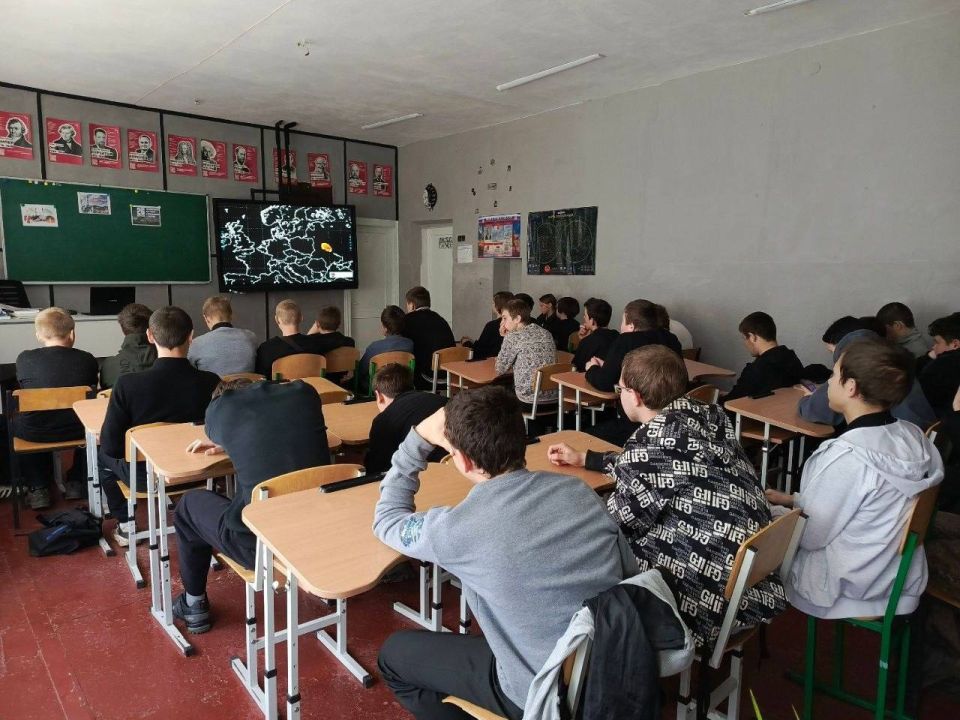 В ГБУ ОО ЗО "Партизанская школа - детский сад" состоялся Всероссийский открытый урок "Основы безопасности жизнедеятельности", посвящённый Дню участников ликвидации последствий радиационных аварий и катастроф и 40-летию со... В ГБУ ОО ЗО "Партизанская школа - детский сад" состоялся Всероссийский открытый урок "Основы безопасности жизнедеятельности", посвящённый Дню участников ликвидации последствий радиационных аварий и катастроф и 40-летию со...